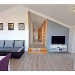 In Starigrad-paklenica 34822