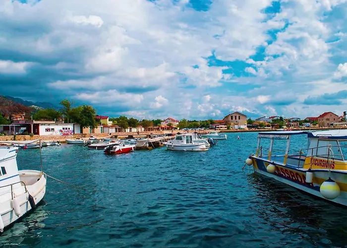 In Starigrad-paklenica 34822