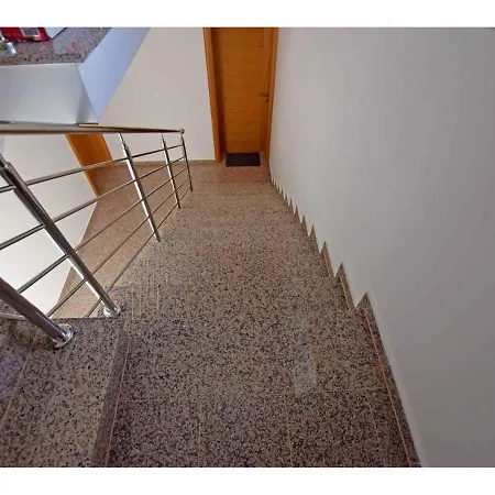 In Starigrad-paklenica 34822 *