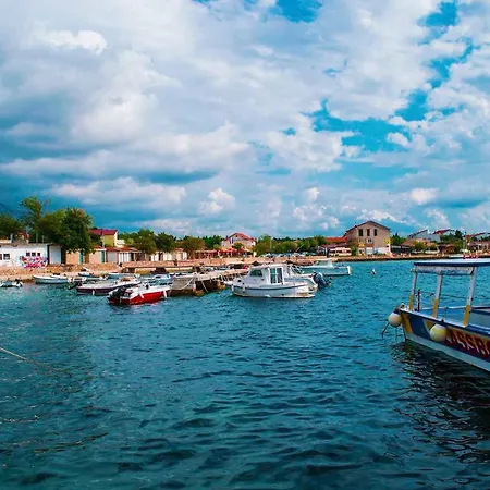 In Starigrad-paklenica 34822